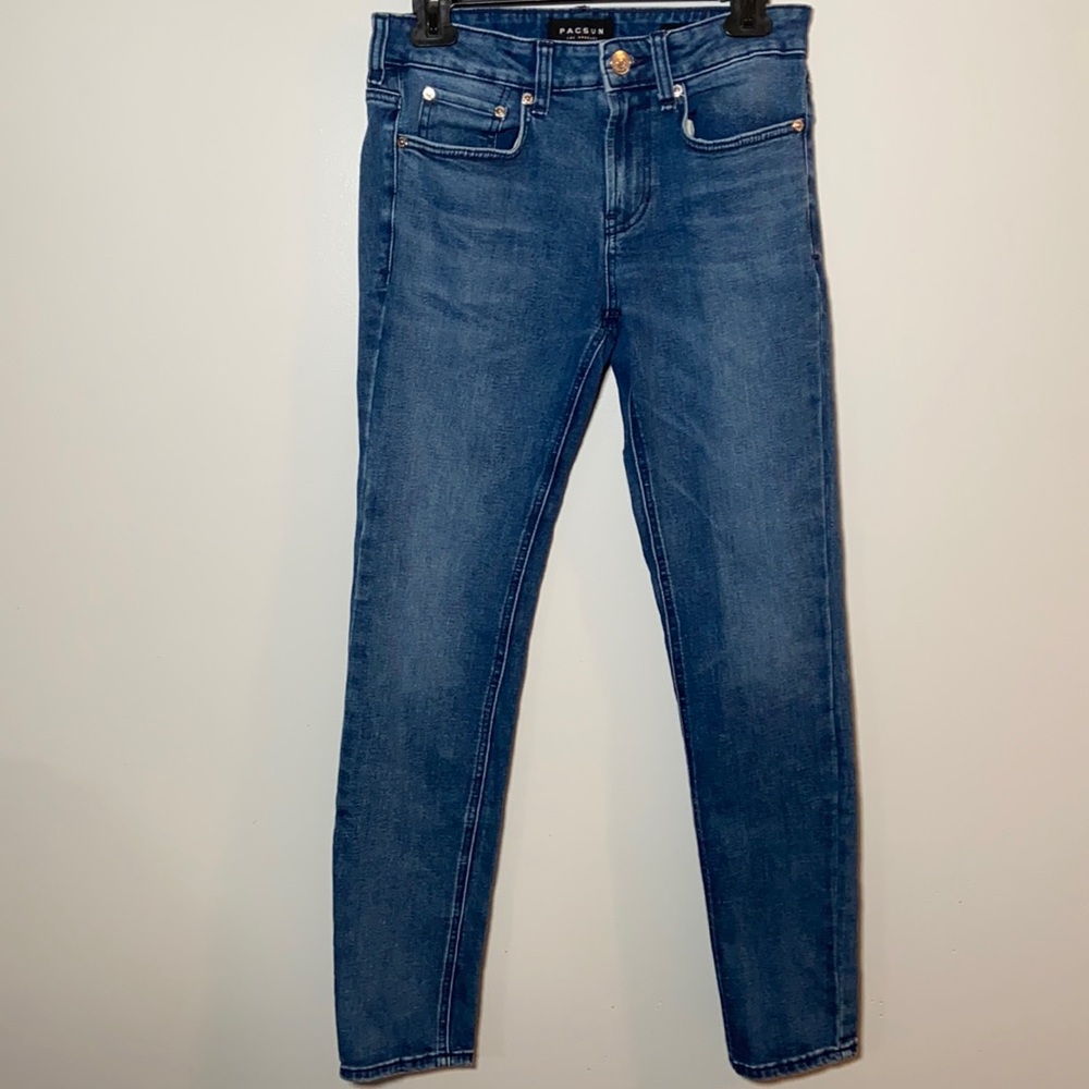Pacsun Los Angeles Men’s skinny jeans. Size 28 X 30 medium wash stretchy